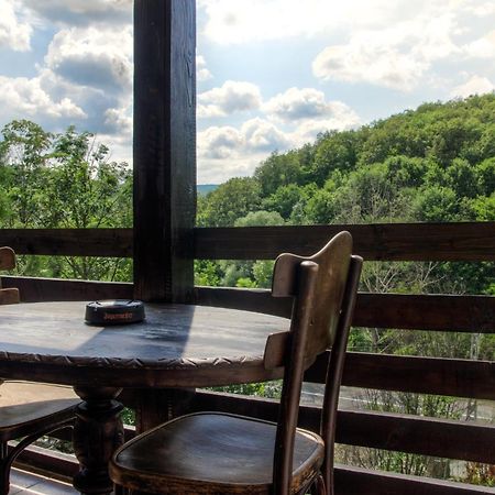 Pensiune-Restaurant Tara Luanei Sărata-Monteoru Habitación foto