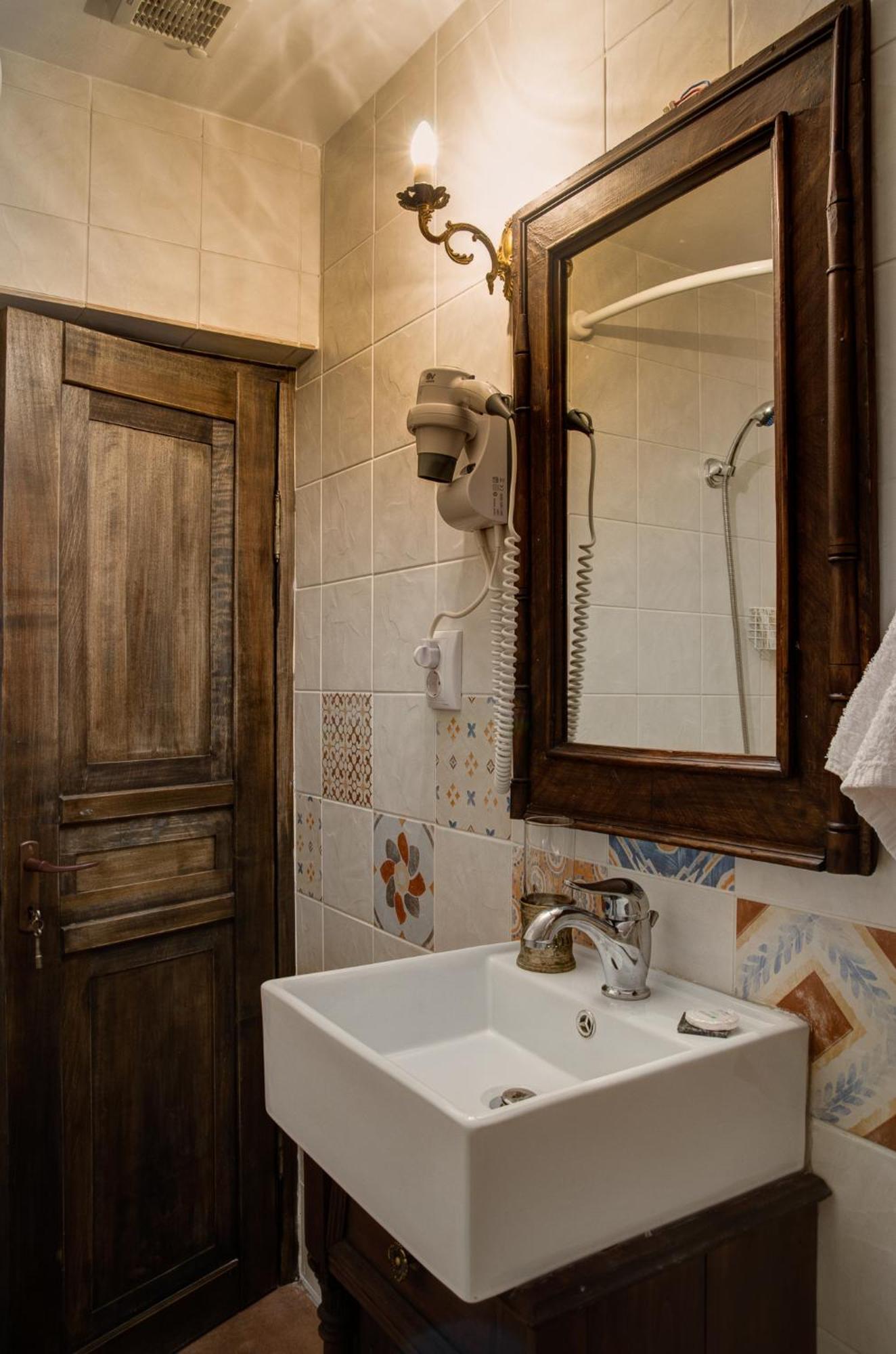 Pensiune-Restaurant Tara Luanei Sărata-Monteoru Habitación foto