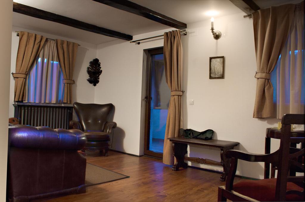 Pensiune-Restaurant Tara Luanei Sărata-Monteoru Habitación foto